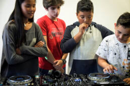 taller DJ para niños baffledjs